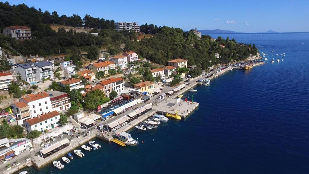Apartments Villa Adria Рабац Екстериор снимка