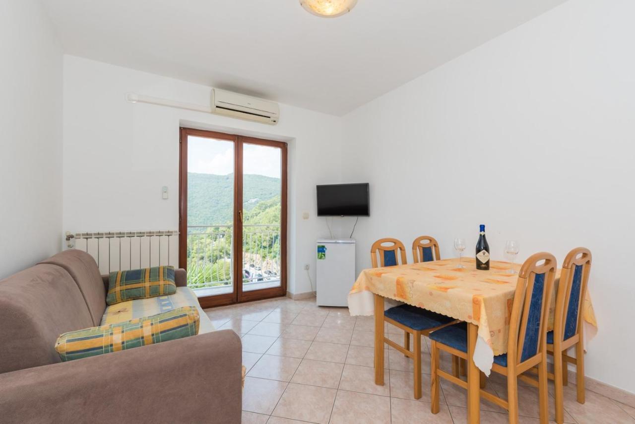 Apartments Villa Adria Рабац Екстериор снимка